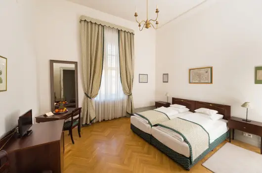 Krolyi Kastly Hotel & Restaurant - Pnksd 