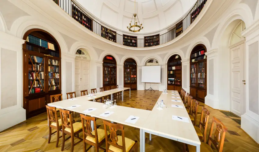 Krolyi Kastly Hotel & Restaurant  Fehrvrcsurg - Pnksd - specilis elrefizetssel