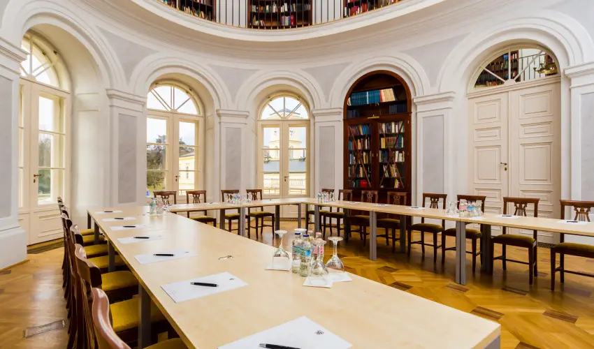 Krolyi Kastly Hotel & Restaurant  Fehrvrcsurg - Pnksd - specilis elrefizetssel