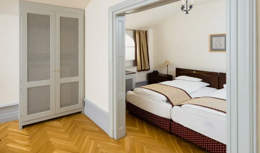 Krolyi Kastly Hotel & Restaurant  Fehrvrcsurg - Pnksd - specilis elrefizetssel