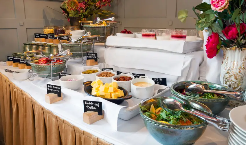 Krolyi Kastly Hotel & Restaurant  Fehrvrcsurg - Pnksd - specilis elrefizetssel