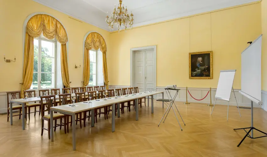 Krolyi Kastly Hotel & Restaurant  Fehrvrcsurg - Pnksd - specilis elrefizetssel