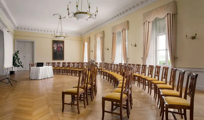 Krolyi Kastly Hotel & Restaurant  Fehrvrcsurg - Pnksd - specilis elrefizetssel