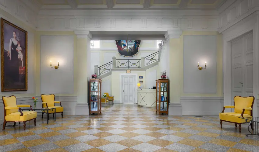 Krolyi Kastly Hotel & Restaurant  Fehrvrcsurg - Pnksd - specilis elrefizetssel