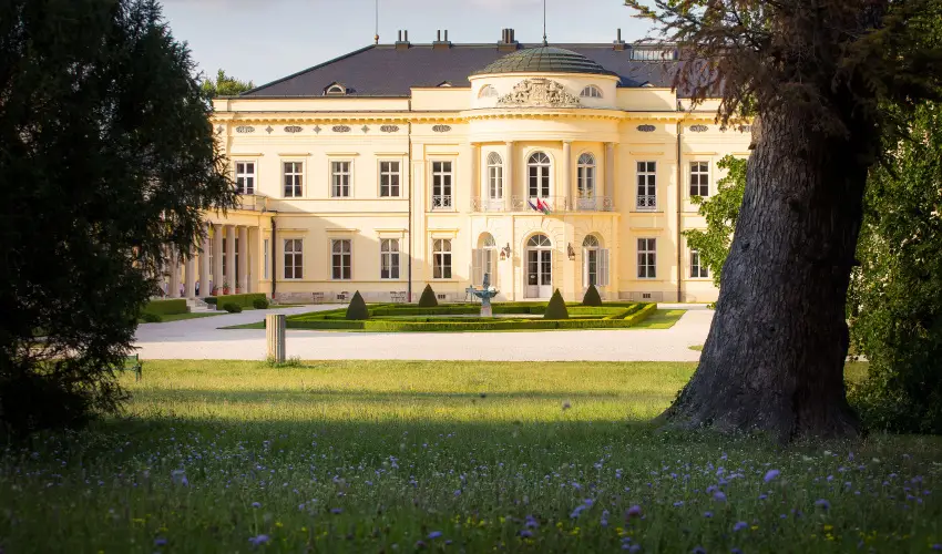 Krolyi Kastly Hotel & Restaurant  Fehrvrcsurg - Pnksd - specilis elrefizetssel