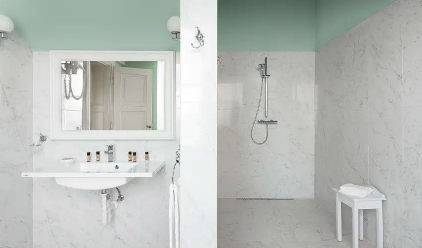 Krolyi Kastly Hotel & Restaurant  Fehrvrcsurg - Pnksd - specilis elrefizetssel