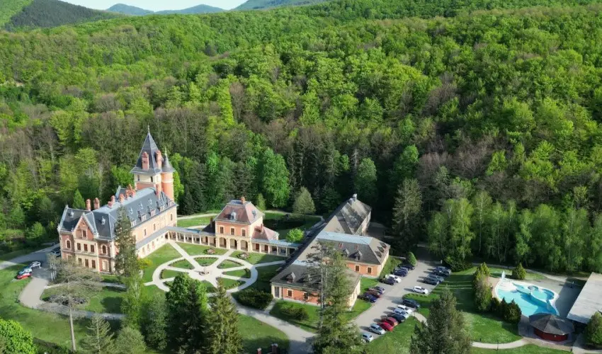 Kastlyhotel Sasvr Pardsasvr - Pnksd (min. 3 j)