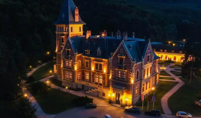 Kastlyhotel Sasvr Pardsasvr - Pnksd (min. 3 j)