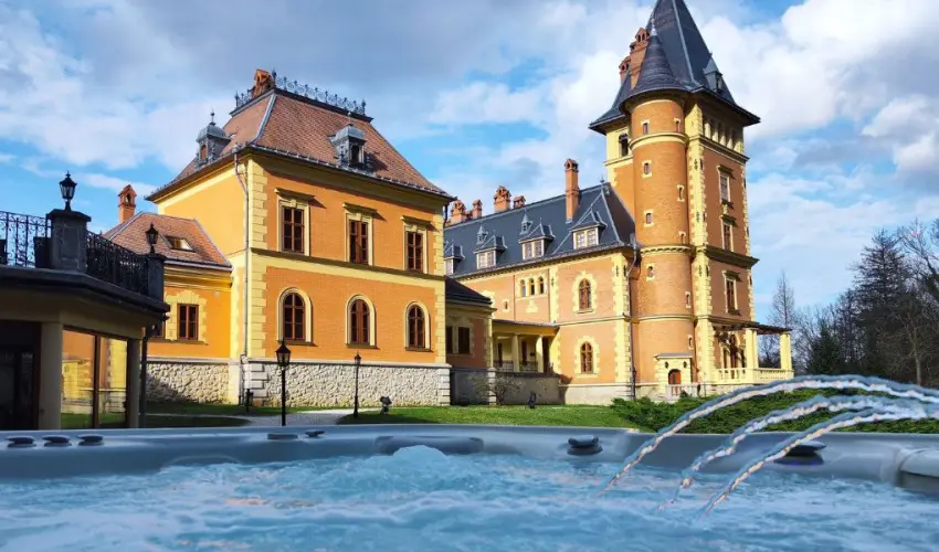 Kastlyhotel Sasvr Pardsasvr - Pnksd (min. 3 j)