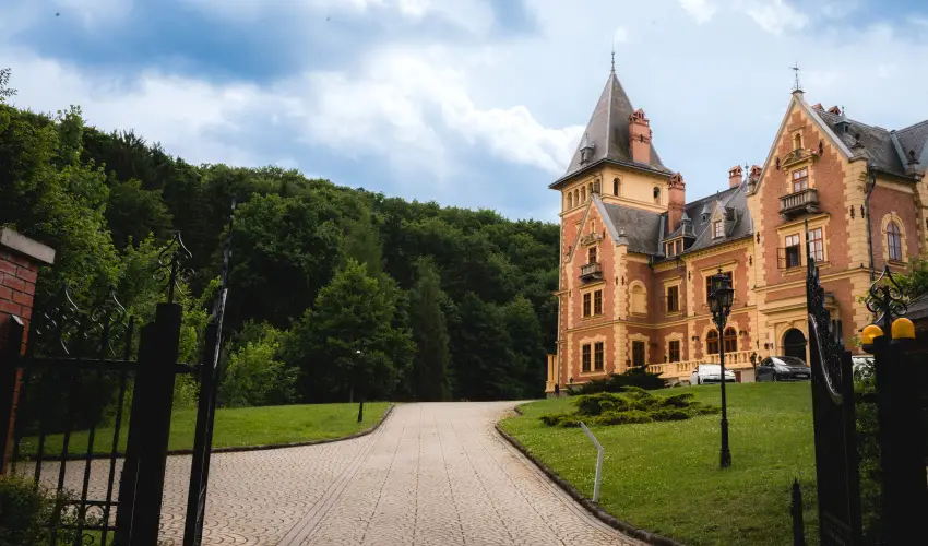 Kastlyhotel Sasvr Pardsasvr - Pnksd (min. 3 j)