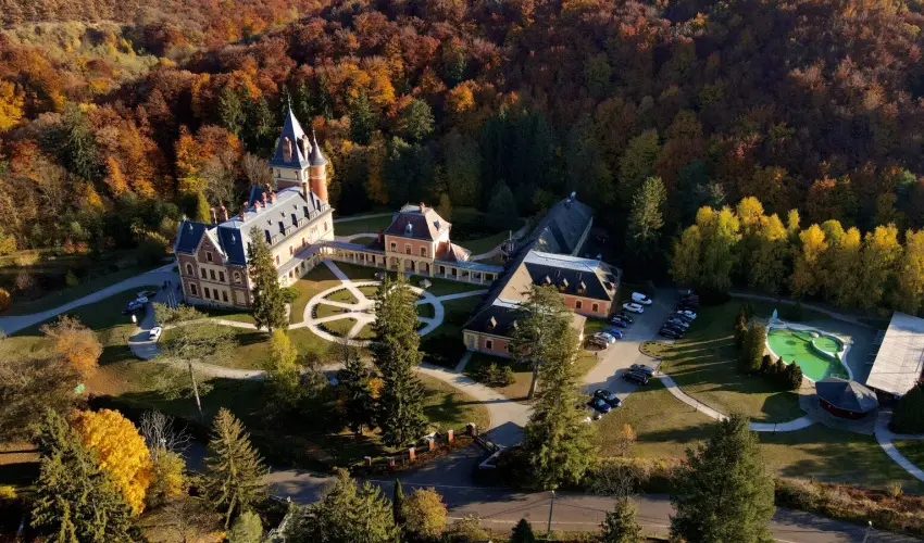 Kastlyhotel Sasvr Pardsasvr - Pnksd (min. 3 j)