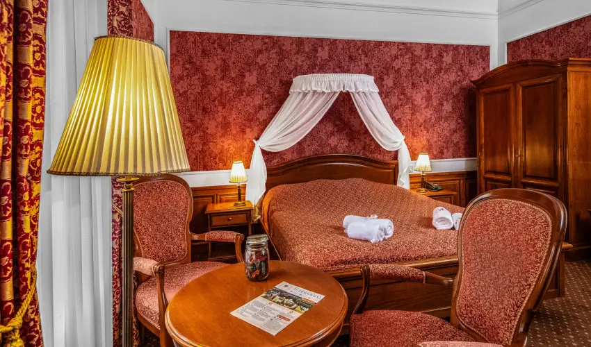 Kastlyhotel Sasvr Pardsasvr - Pnksd (min. 3 j)