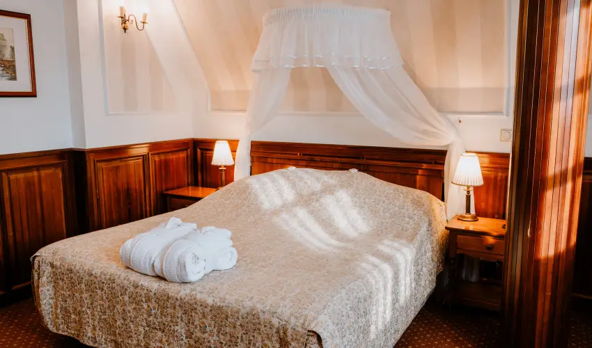 Kastlyhotel Sasvr Pardsasvr - Pnksd (min. 3 j)