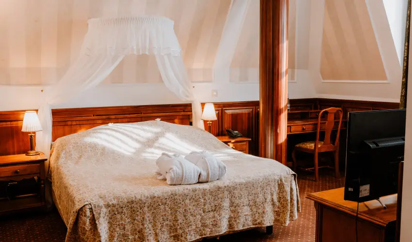 Kastlyhotel Sasvr Pardsasvr - Pnksd (min. 3 j)