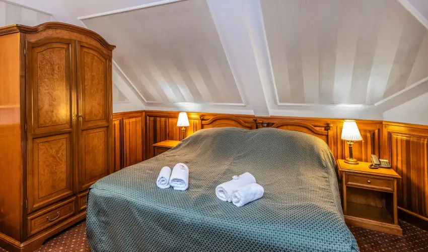 Kastlyhotel Sasvr Pardsasvr - Pnksd (min. 3 j)