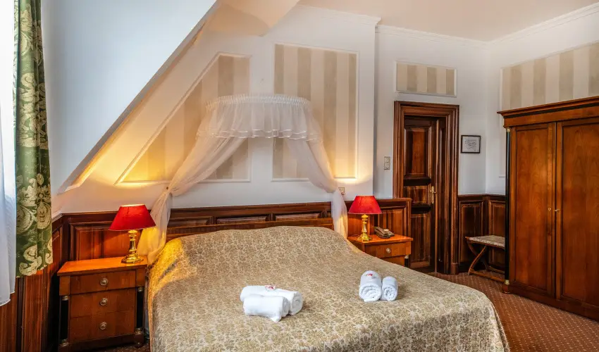 Kastlyhotel Sasvr Pardsasvr - Pnksd (min. 3 j)