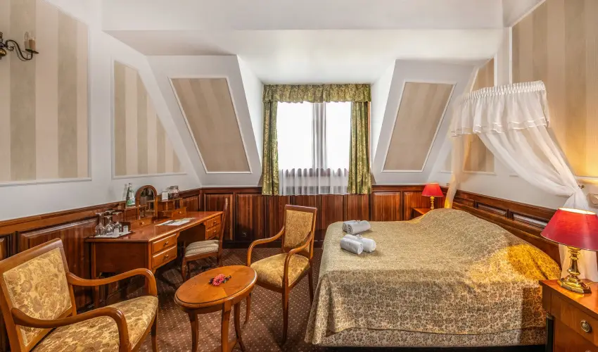 Kastlyhotel Sasvr Pardsasvr - Pnksd (min. 3 j)