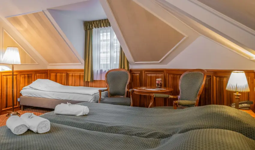 Kastlyhotel Sasvr Pardsasvr - Pnksd (min. 3 j)