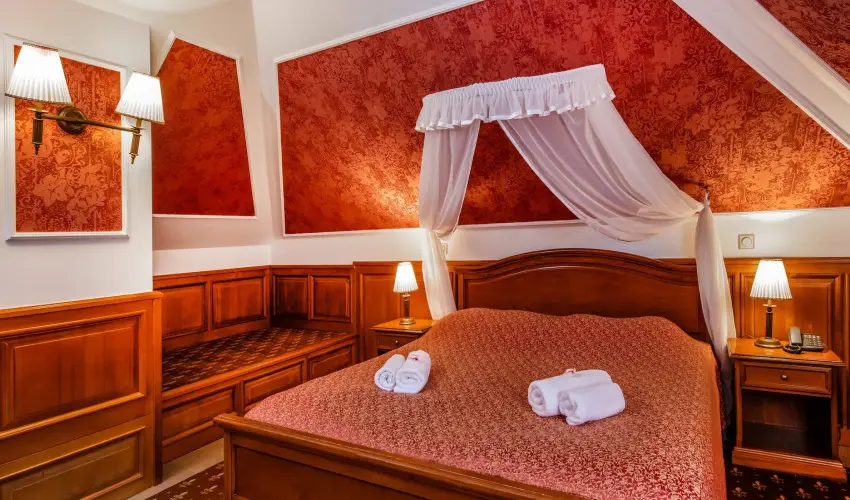 Kastlyhotel Sasvr Pardsasvr - Pnksd (min. 3 j)