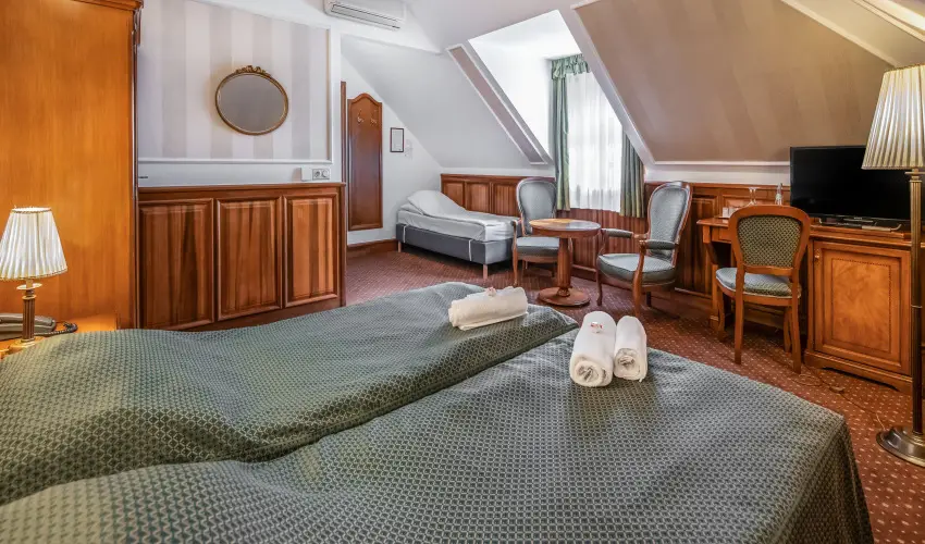 Kastlyhotel Sasvr Pardsasvr - Pnksd (min. 3 j)