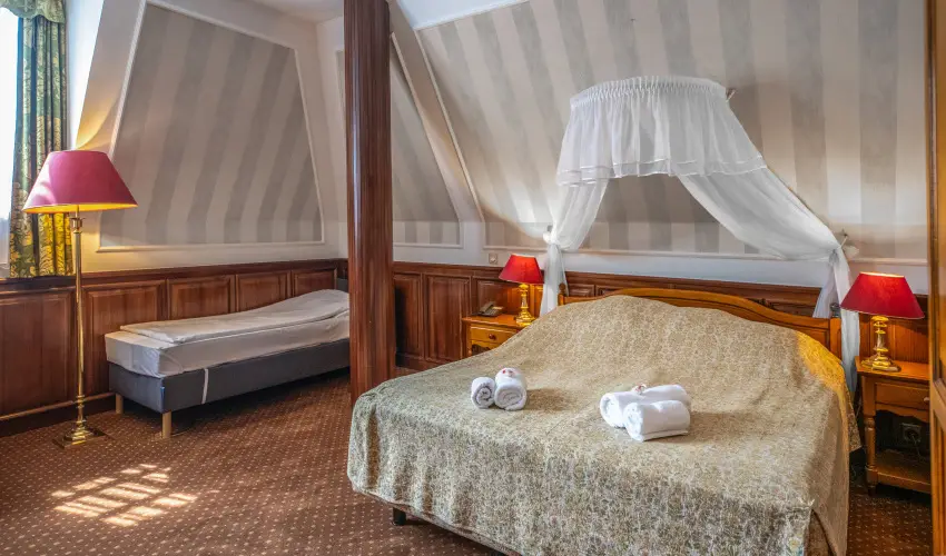 Kastlyhotel Sasvr Pardsasvr - Pnksd (min. 3 j)