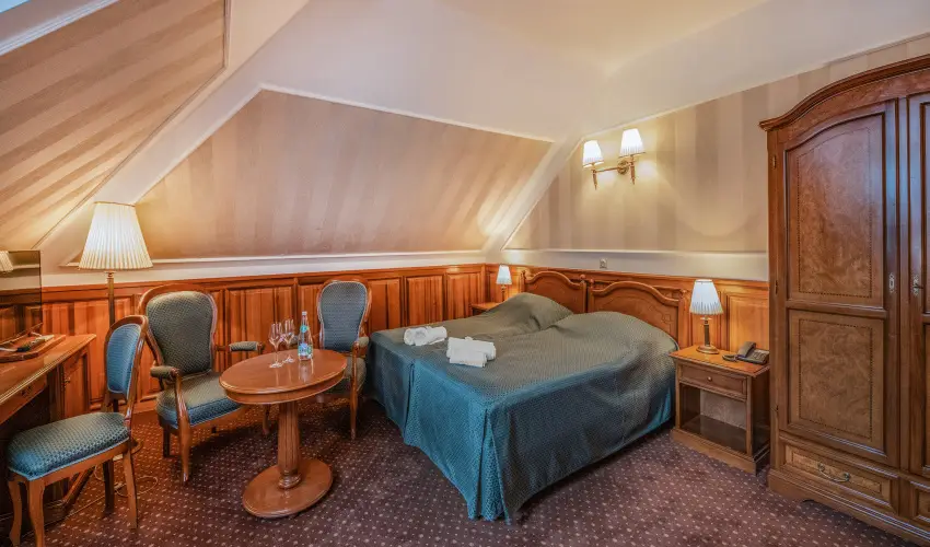 Kastlyhotel Sasvr Pardsasvr - Pnksd (min. 3 j)