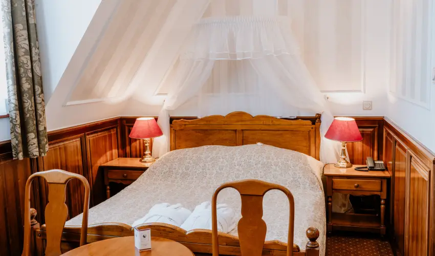 Kastlyhotel Sasvr Pardsasvr - Pnksd (min. 3 j)