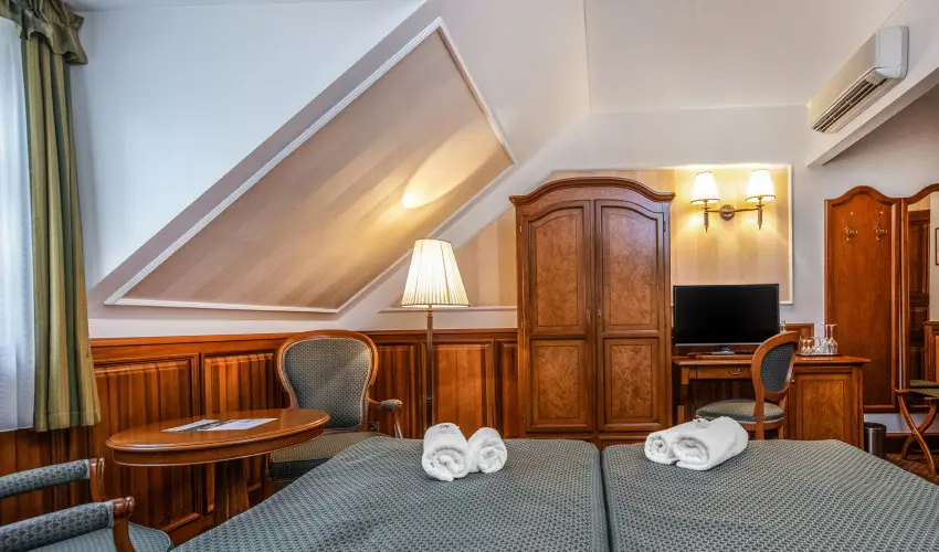 Kastlyhotel Sasvr Pardsasvr - Pnksd (min. 3 j)