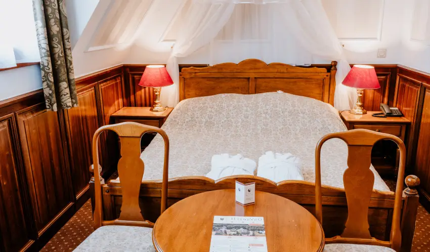 Kastlyhotel Sasvr Pardsasvr - Pnksd (min. 3 j)