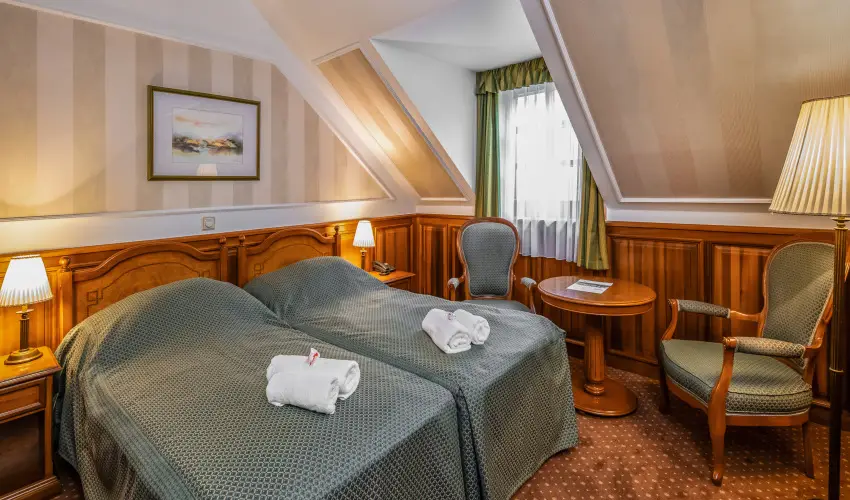 Kastlyhotel Sasvr Pardsasvr - Pnksd (min. 3 j)