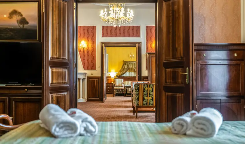 Kastlyhotel Sasvr Pardsasvr - Pnksd (min. 3 j)