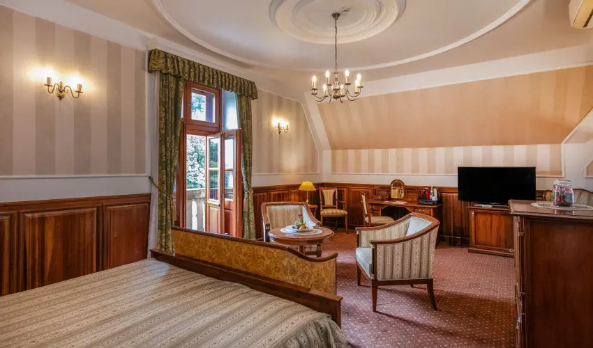 Kastlyhotel Sasvr Pardsasvr - Pnksd (min. 3 j)