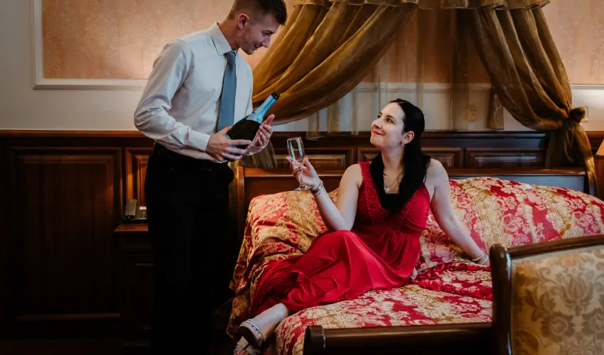 Kastlyhotel Sasvr Pardsasvr - Pnksd (min. 3 j)