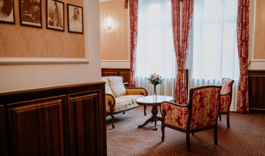 Kastlyhotel Sasvr Pardsasvr - Pnksd (min. 3 j)