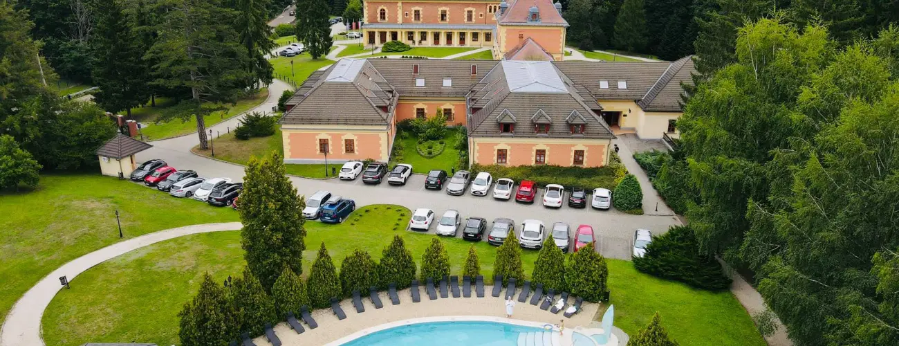 Kastlyhotel Sasvr Pardsasvr - Pnksd (min. 2 j)
