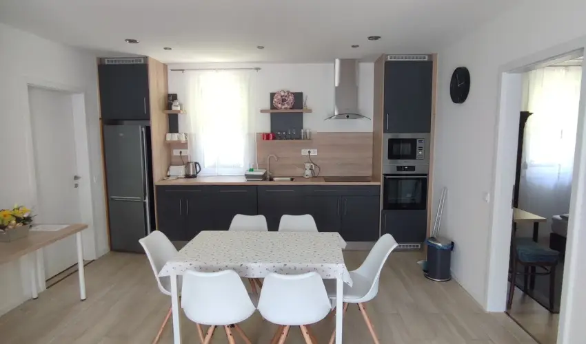 Kat�ng Vend�gh�z Tardos - P�nk�sd