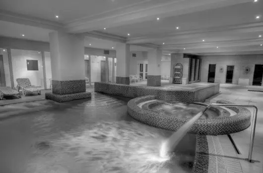 Két Korona Konferencia & Wellness Hotel - Pünkösd