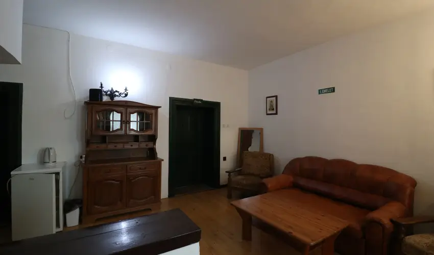 K�bor Macska Fogad� K�szeg - P�nk�sd