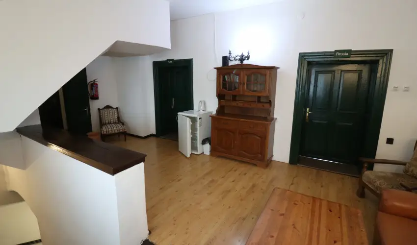 K�bor Macska Fogad� K�szeg - P�nk�sd