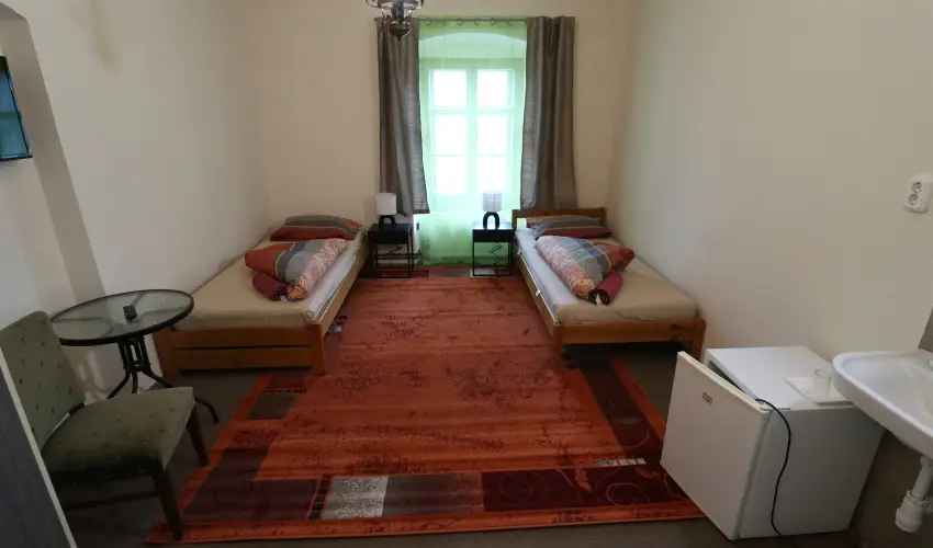 K�bor Macska Fogad� K�szeg - P�nk�sd