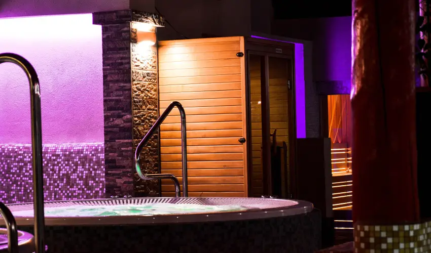 Kkapu Vadszkastly s Hotel & Apartments Nagyhuta - Pnksd (min. 2 j)