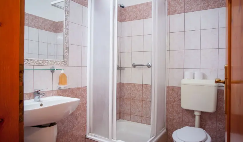 Kkapu Vadszkastly s Hotel & Apartments Nagyhuta - Pnksd (min. 2 j)