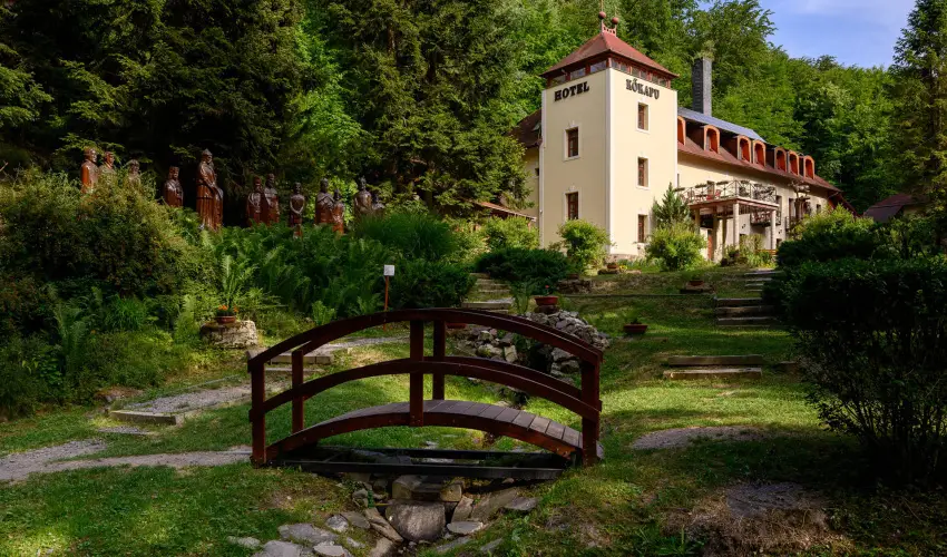 Kkapu Vadszkastly s Hotel & Apartments Nagyhuta - Pnksd (min. 2 j)