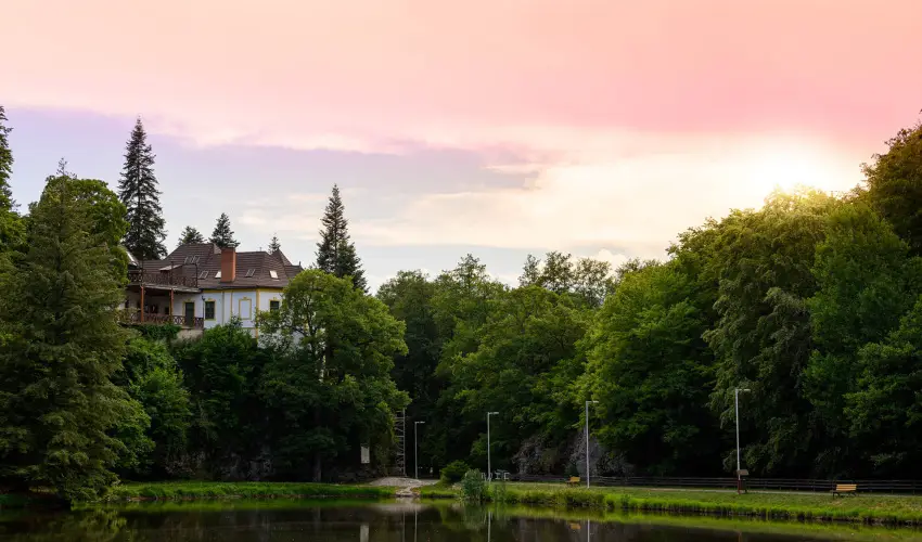 Kkapu Vadszkastly s Hotel & Apartments Nagyhuta - Pnksd (min. 2 j)