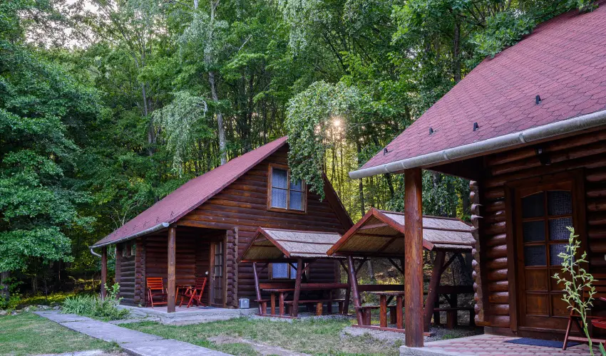 Kkapu Vadszkastly s Hotel & Apartments Nagyhuta - Pnksd (min. 2 j)