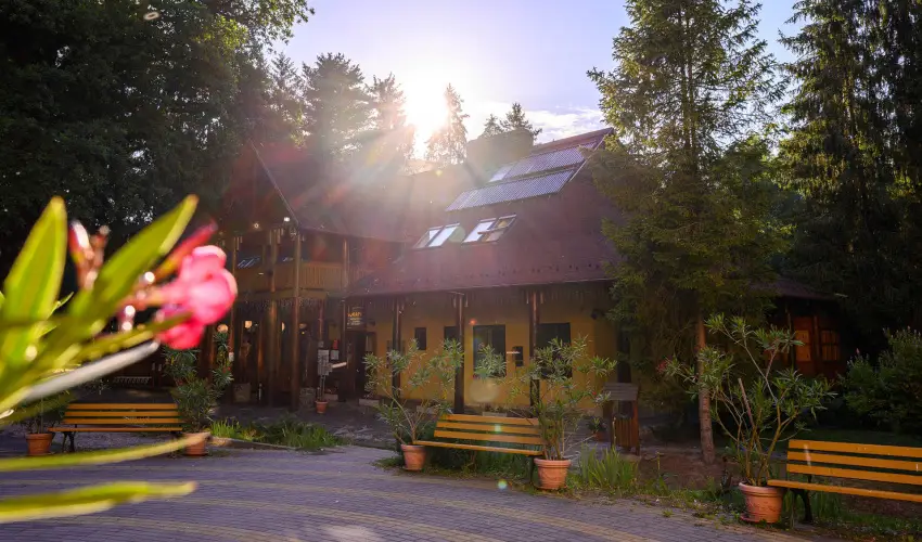 Kkapu Vadszkastly s Hotel & Apartments Nagyhuta - Pnksd (min. 2 j)