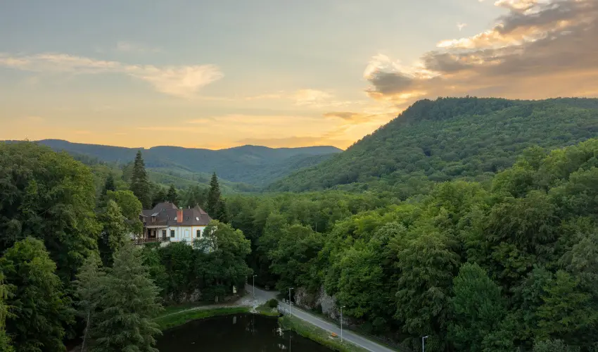 Kkapu Vadszkastly s Hotel & Apartments Nagyhuta - Pnksd (min. 2 j)