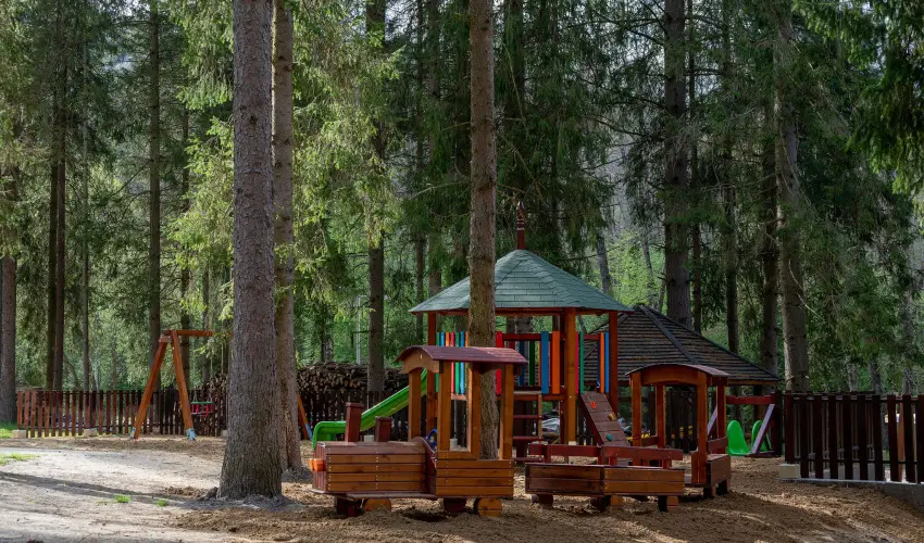 Kkapu Vadszkastly s Hotel & Apartments Nagyhuta - Pnksd (min. 2 j)