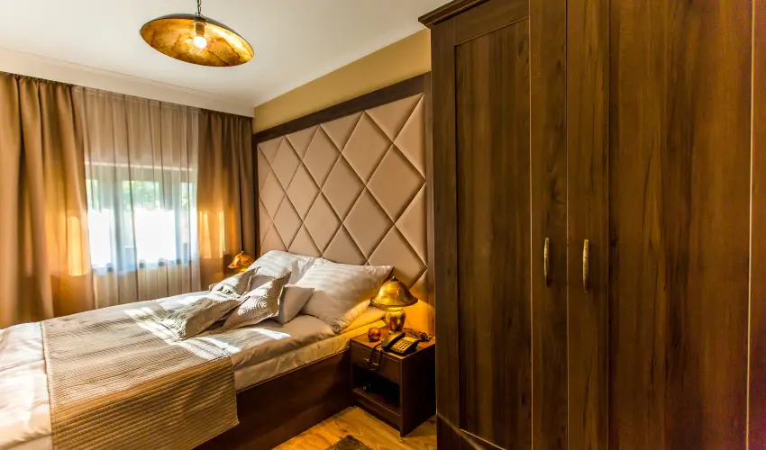 Koml Hotel Gyula - Pnksd (min. 2 j)