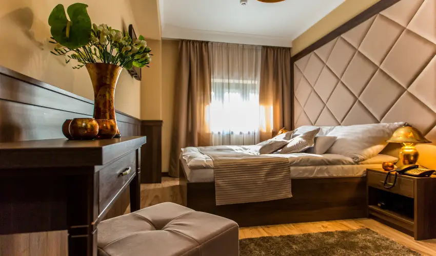 Koml Hotel Gyula - Pnksd (min. 2 j)